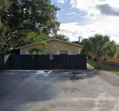 652 SW 16TH AVENUE #3
