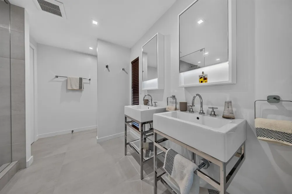 2118 NE 15TH TERRACE Wilton Manors, FL 33305
