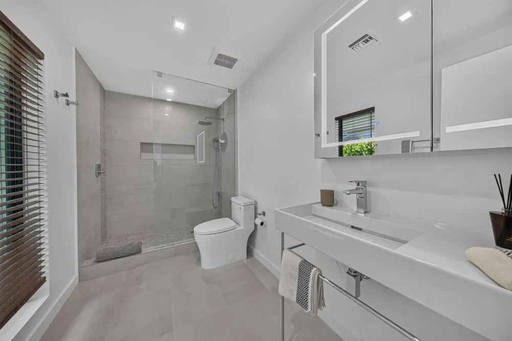 2118 NE 15TH TERRACE Wilton Manors, FL 33305