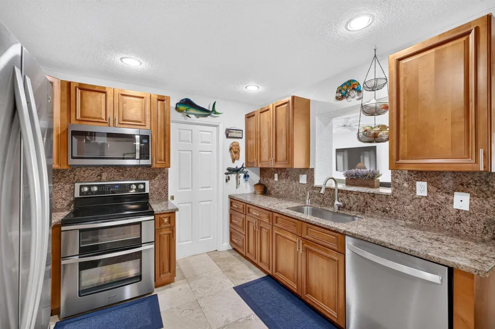 943 NAUTILUS Isle Dania Beach, FL 33004