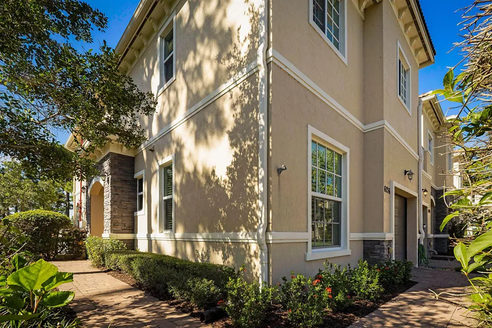 6216 SE Portofino Circle Hobe Sound, FL 33455