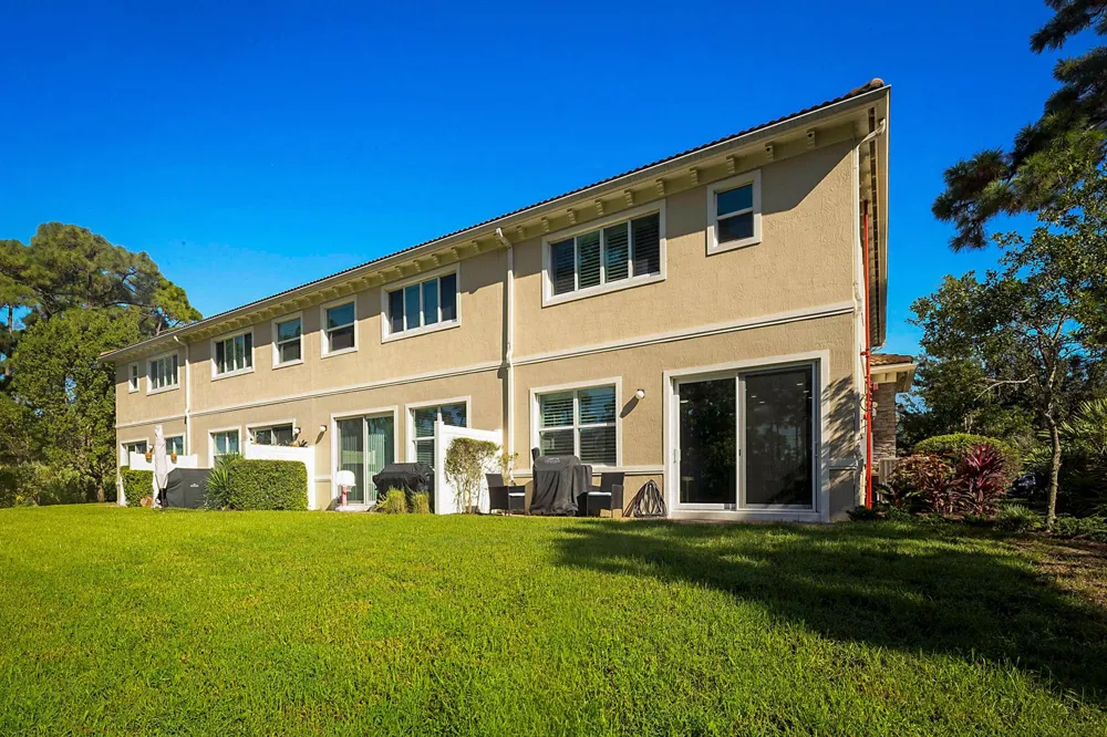 6216 SE Portofino Circle Hobe Sound, FL 33455