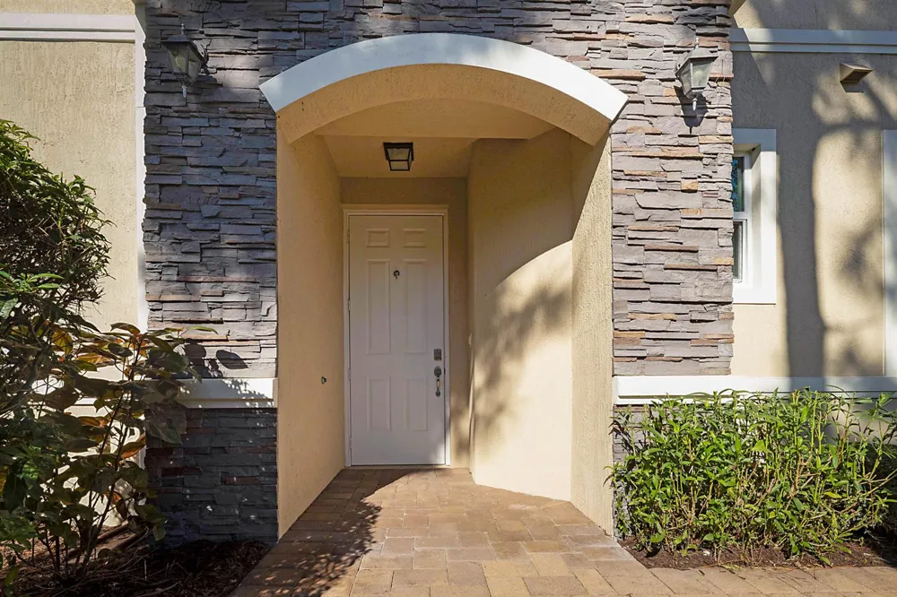 6216 SE Portofino Circle Hobe Sound, FL 33455