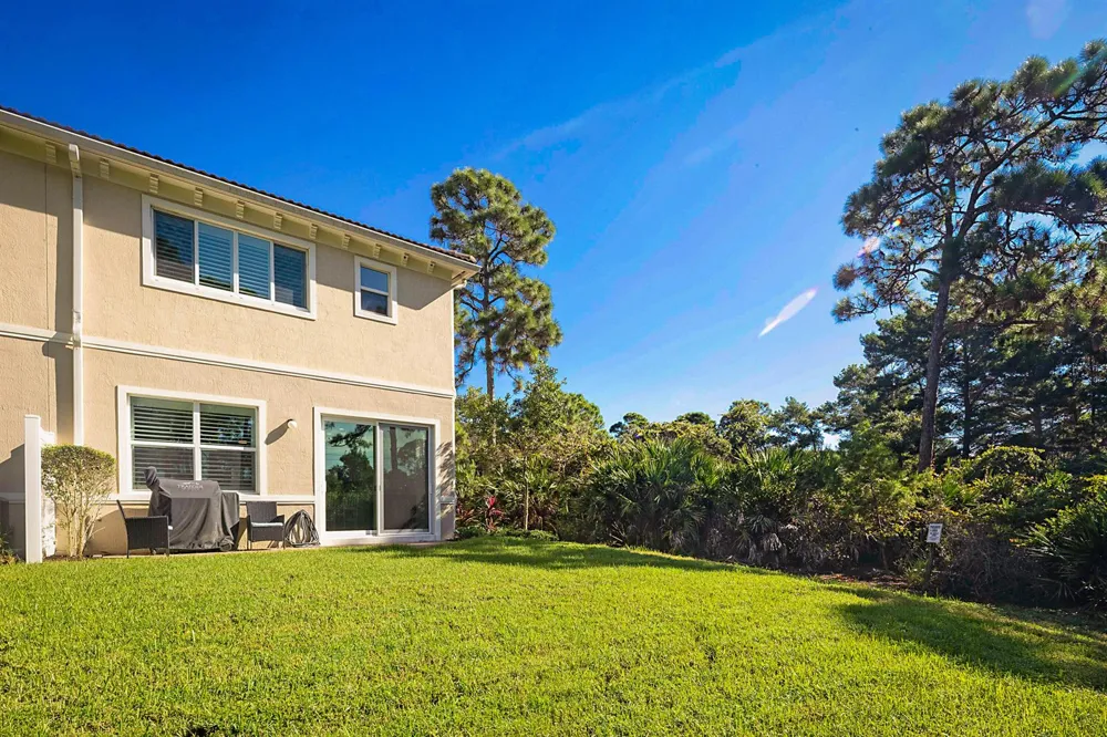 6216 SE Portofino Circle Hobe Sound, FL 33455