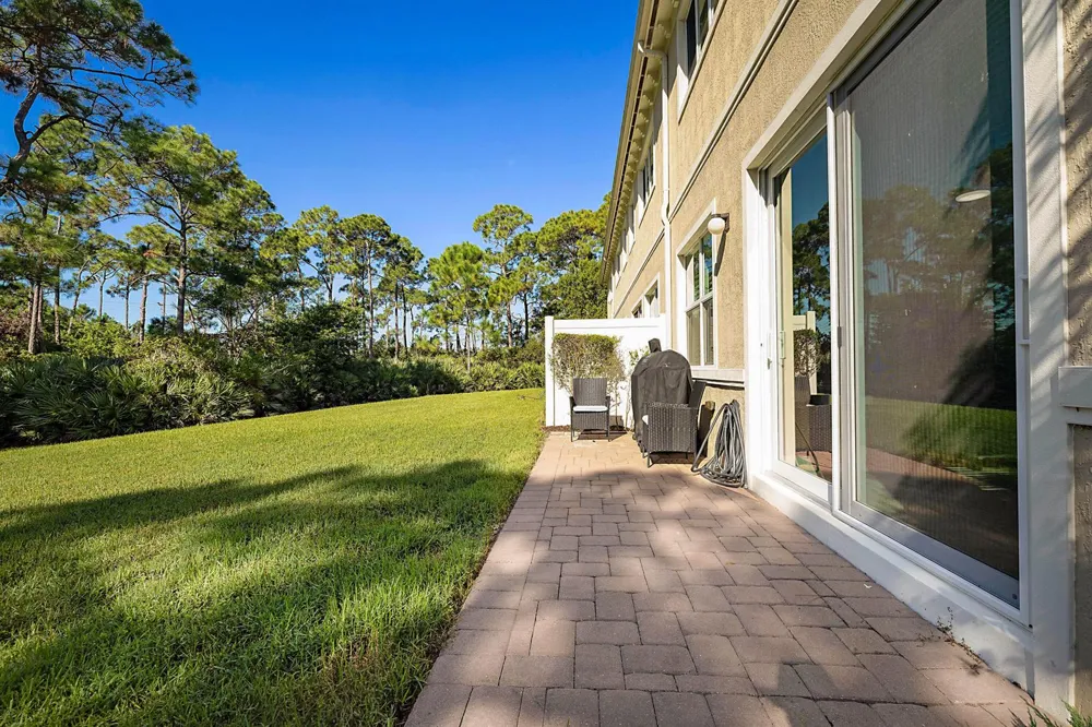 6216 SE Portofino Circle Hobe Sound, FL 33455