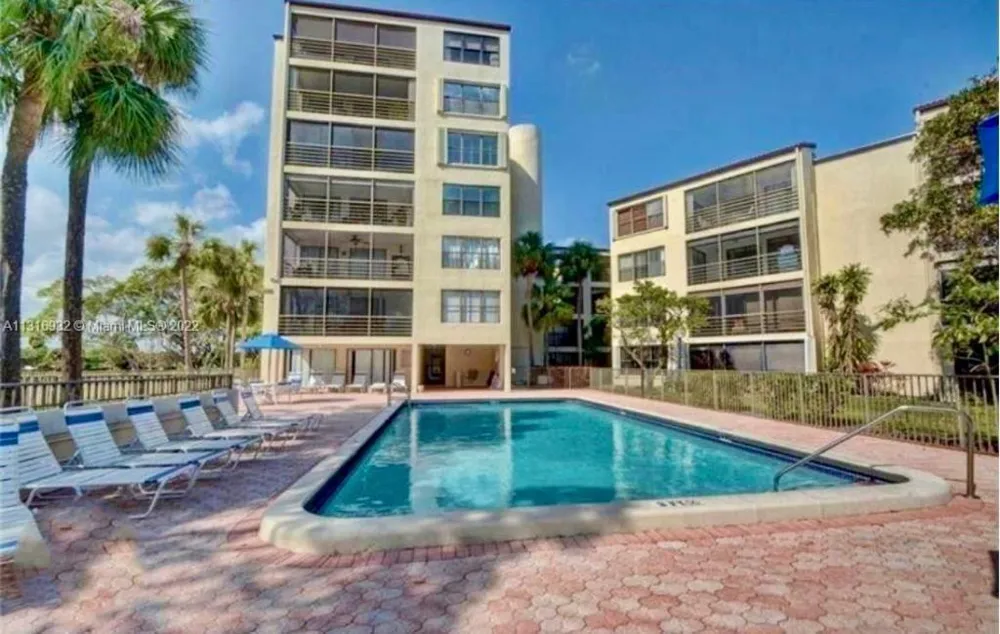 2322 S CYPRESS BEND DRIVE #210 Pompano Beach, FL 33069