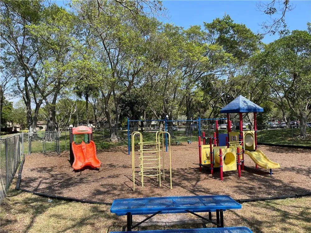2322 S CYPRESS BEND DRIVE #210 Pompano Beach, FL 33069