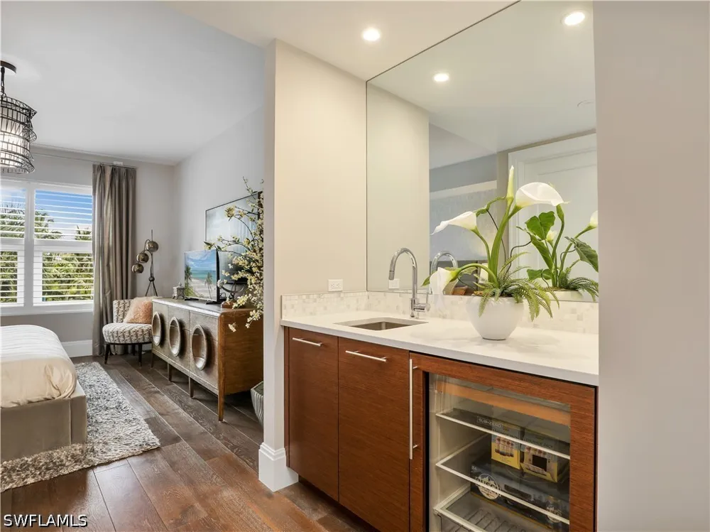 Vanderbilt Drive #301 Naples, FL 34110