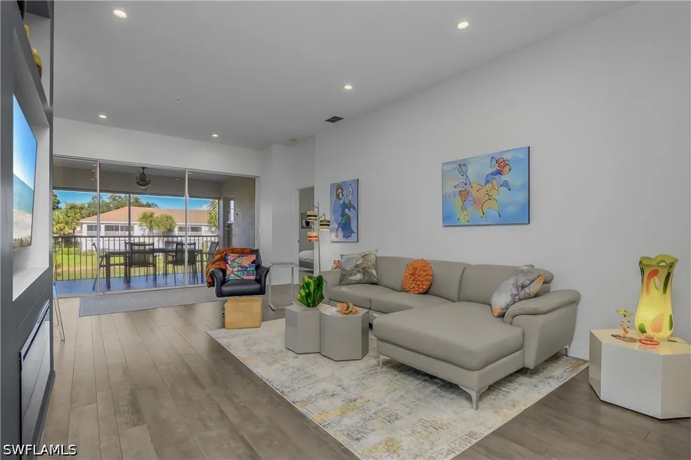 Satinleaf Road S #201 Naples, FL 34109