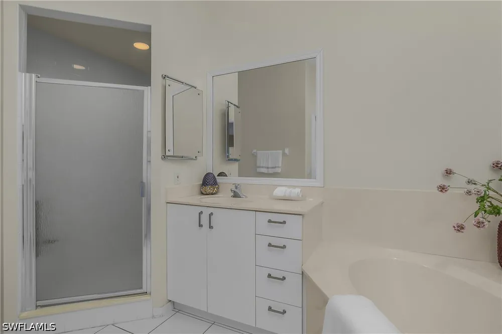 Satinleaf Road S #201 Naples, FL 34109