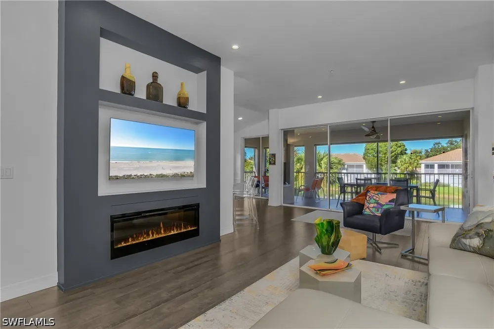 Satinleaf Road S #201 Naples, FL 34109