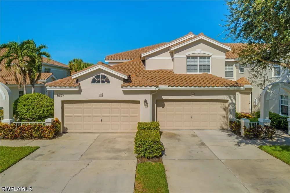 Satinleaf Road S #201 Naples, FL 34109
