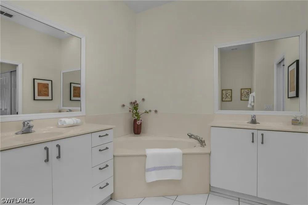 Satinleaf Road S #201 Naples, FL 34109