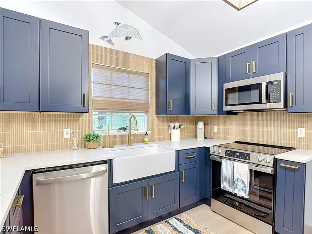 102nd Avenue Naples, FL 34108