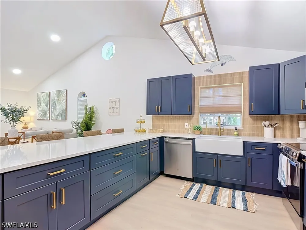 102nd Avenue Naples, FL 34108