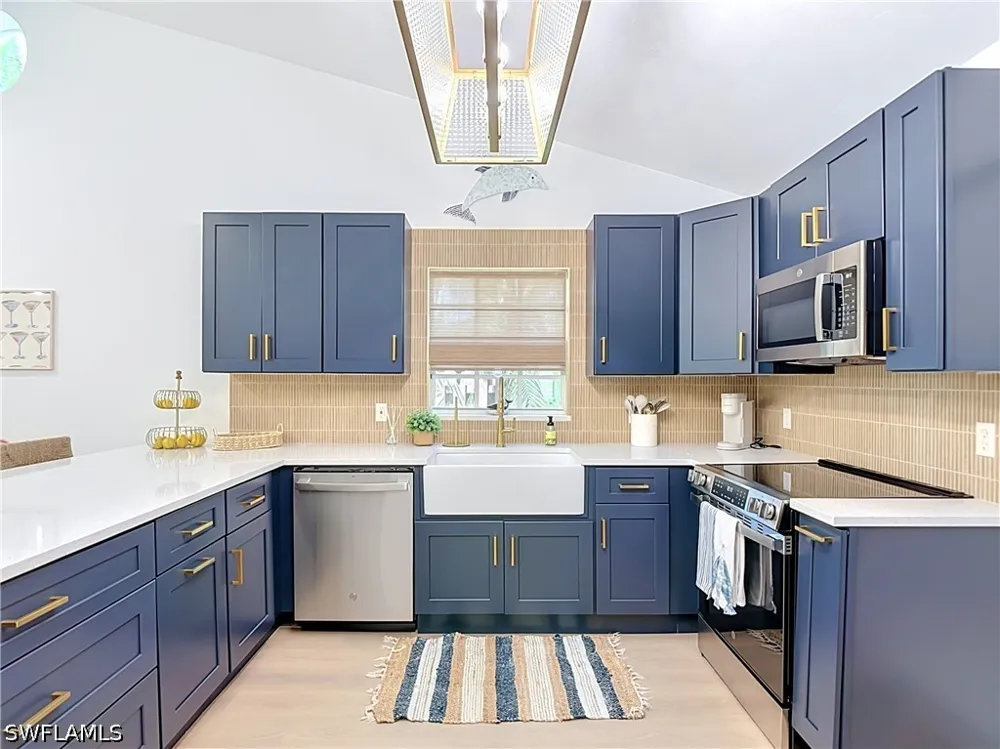 102nd Avenue Naples, FL 34108