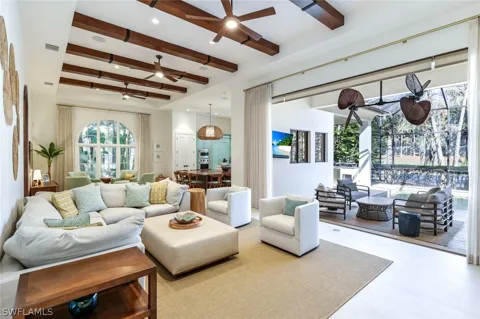 Tiburon Boulevard E