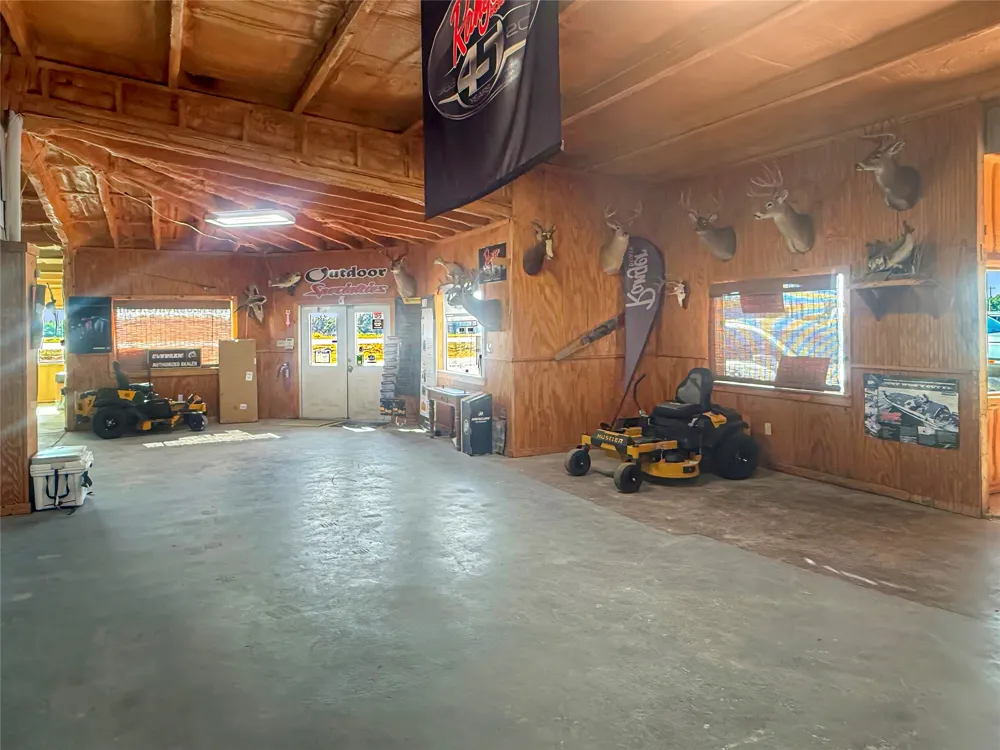 10402 Interstate 20 W Eastland, TX 76448