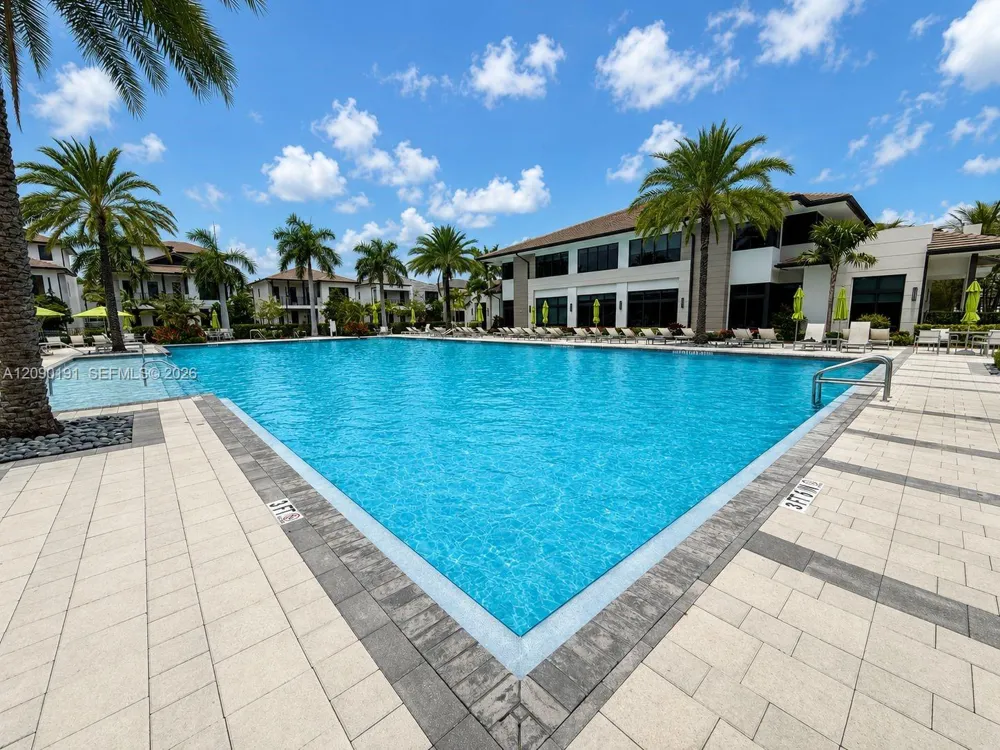 4605 NW 83rd Path Doral, FL 33166