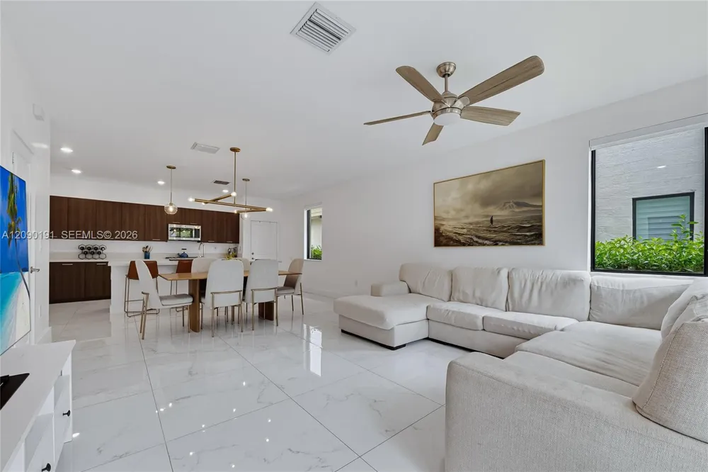 4605 NW 83rd Path Doral, FL 33166