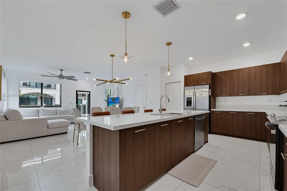 4605 NW 83rd Path Doral, FL 33166
