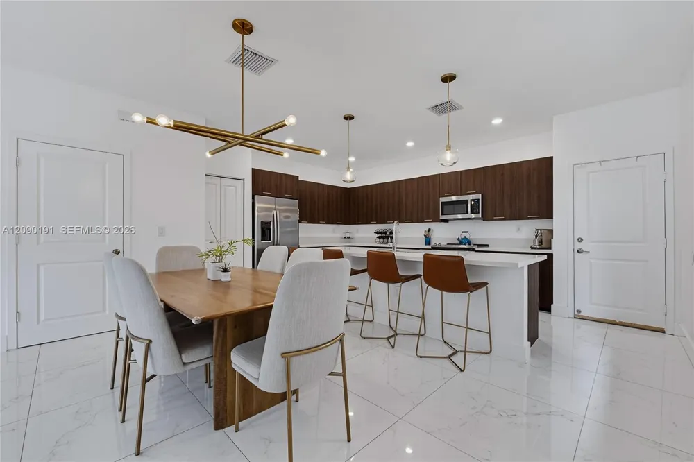 4605 NW 83rd Path Doral, FL 33166
