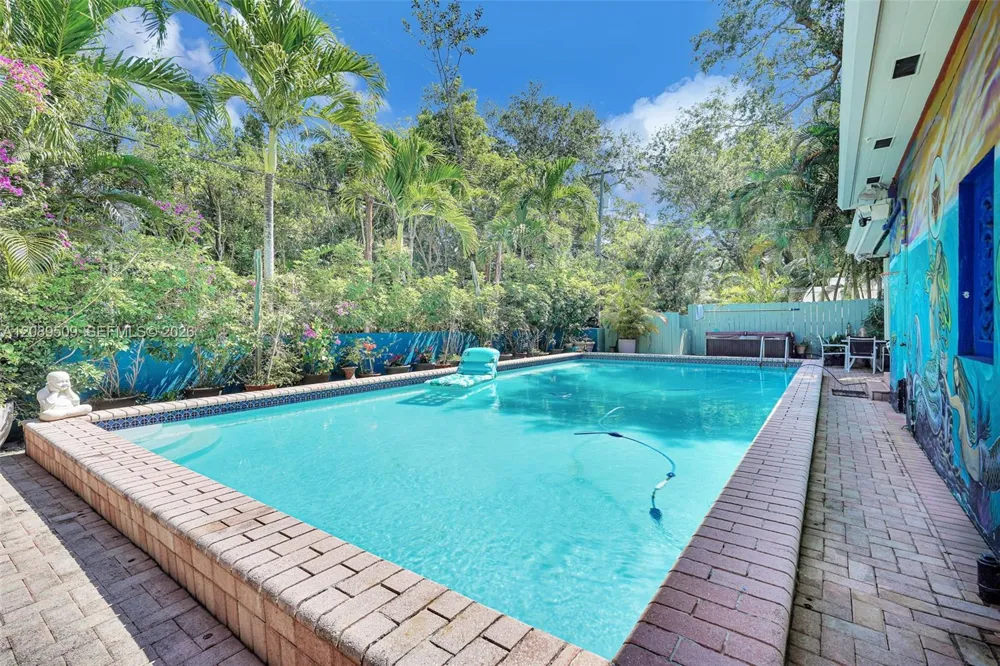 9325 NE 5th Ave Miami Shores, FL 33138