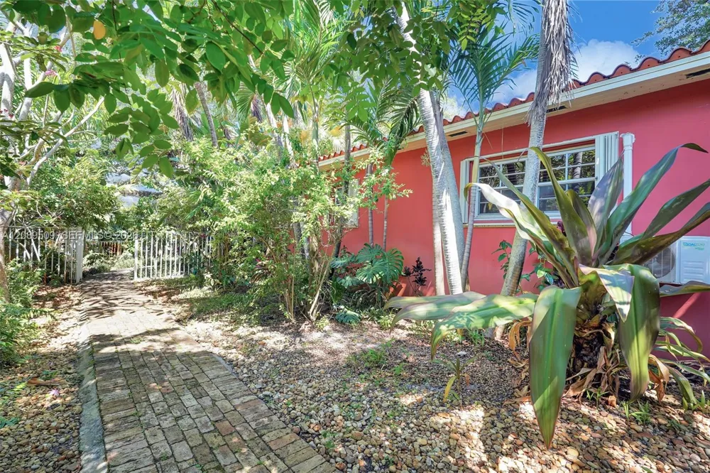 9325 NE 5th Ave Miami Shores, FL 33138