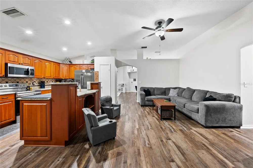 10511 DEEPBROOK DRIVE Riverview, FL 33569