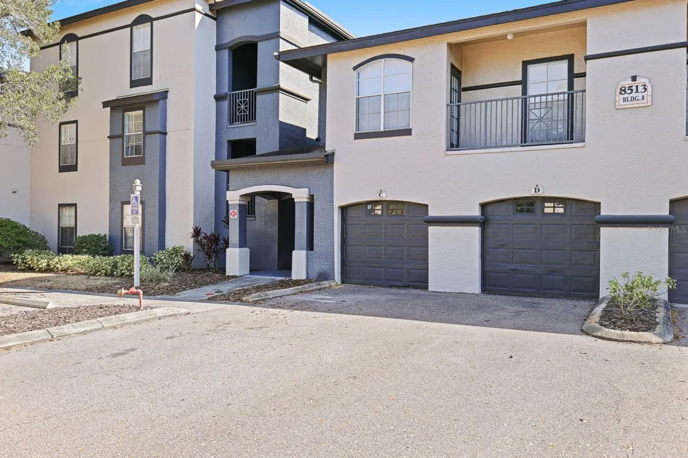 8513 LUCUYA WAY #209 Temple Terrace, FL 33637