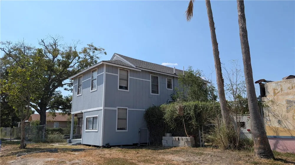 322 E Henrietta Avenue Kingsville, TX 78363