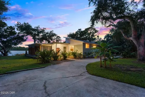 5528 W Bayshore Drive