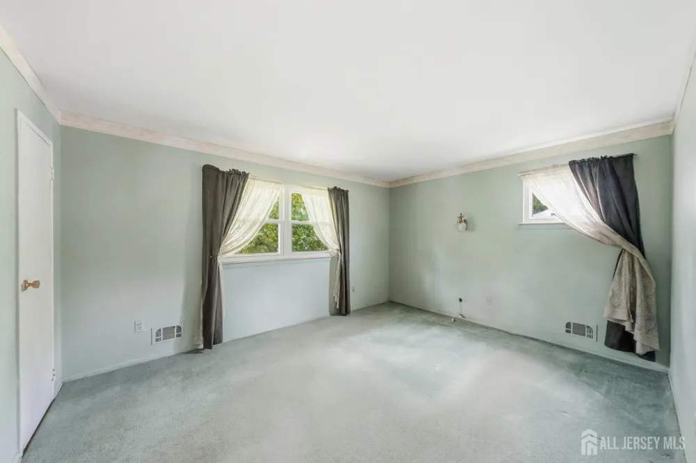 26 Bradford Road East Brunswick, NJ 08816