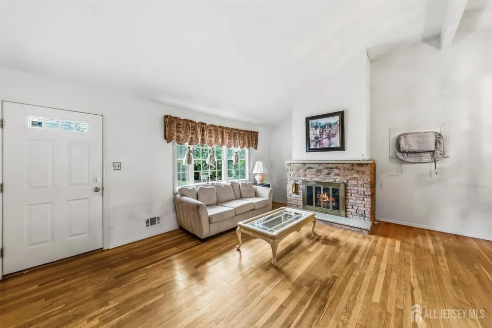 26 Bradford Road East Brunswick, NJ 08816