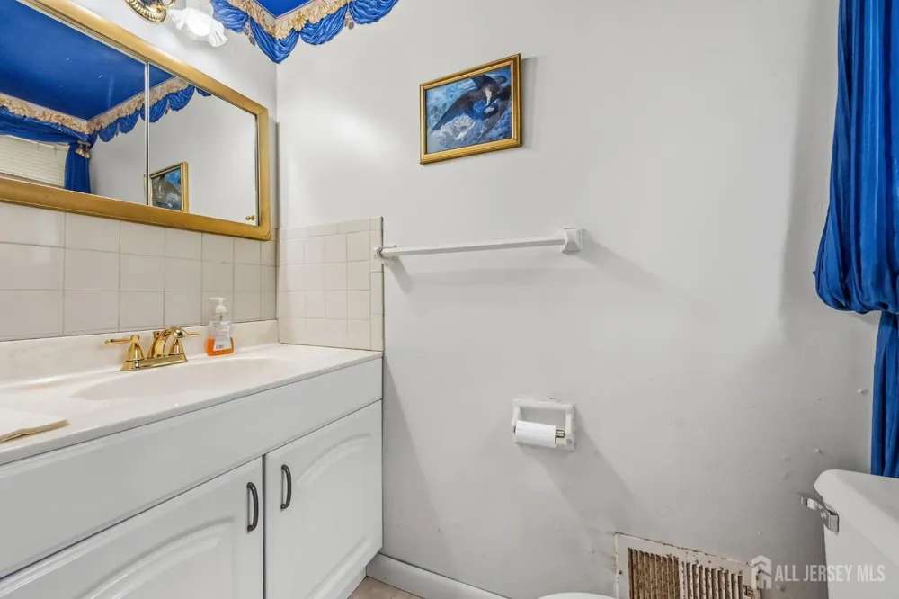 26 Bradford Road East Brunswick, NJ 08816