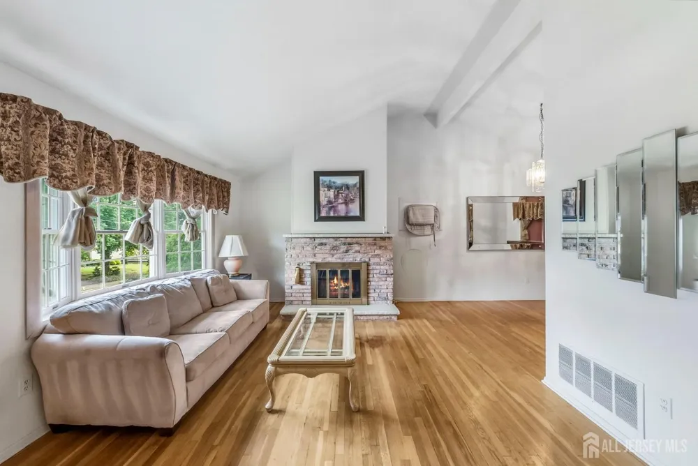 26 Bradford Road East Brunswick, NJ 08816