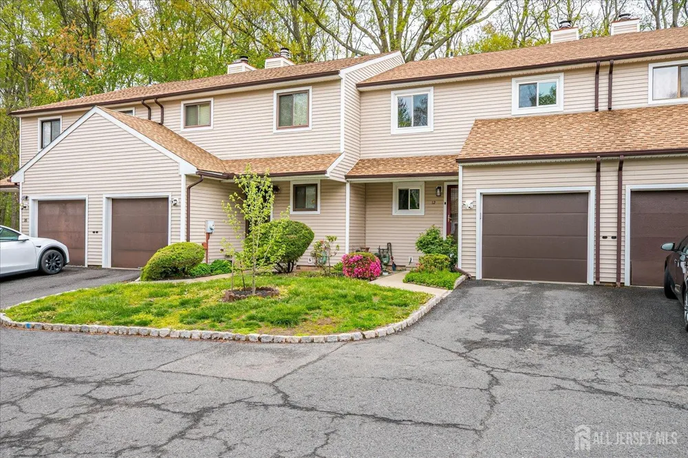 12 Tulip Court Edison, NJ 08820