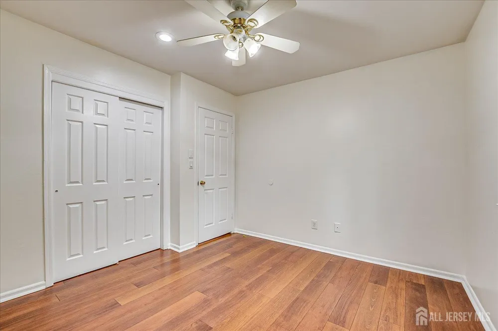 12 Tulip Court Edison, NJ 08820