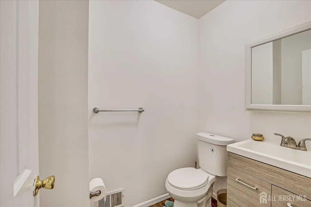 12 Tulip Court Edison, NJ 08820