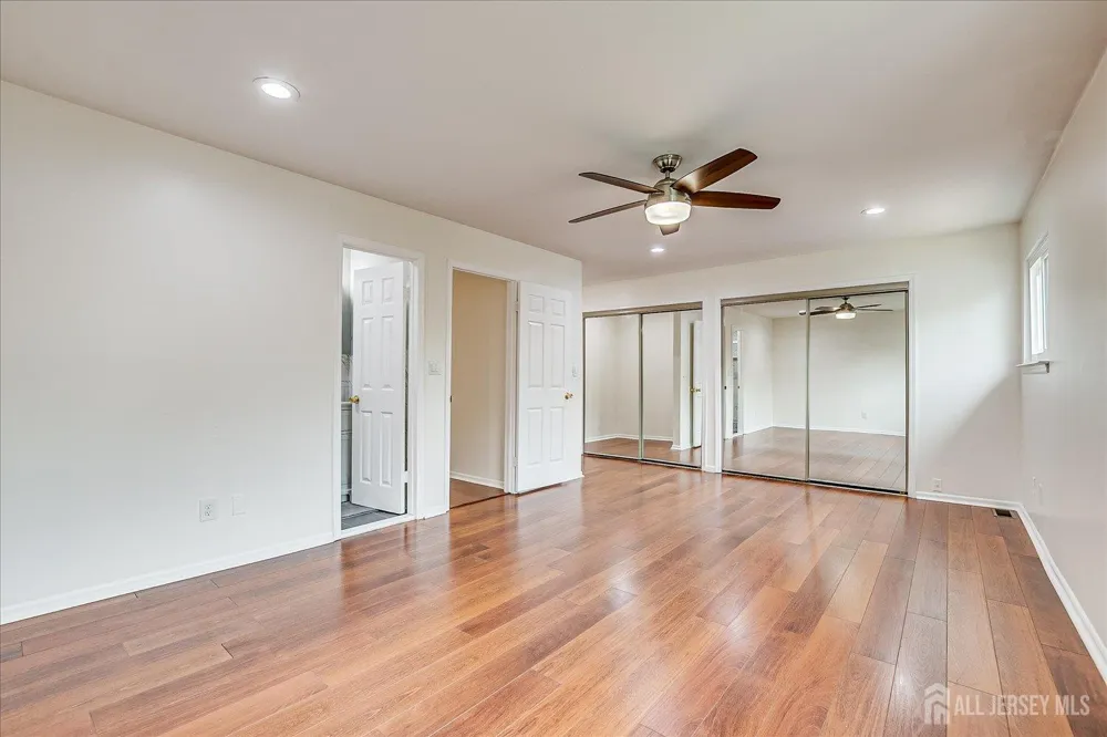 12 Tulip Court Edison, NJ 08820