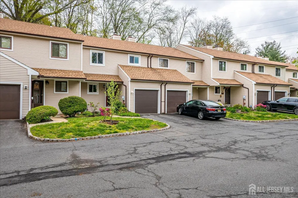 12 Tulip Court Edison, NJ 08820