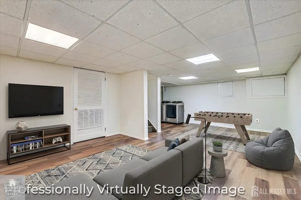 12 Tulip Court Edison, NJ 08820