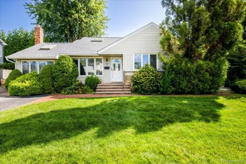 10 Seneca Drive