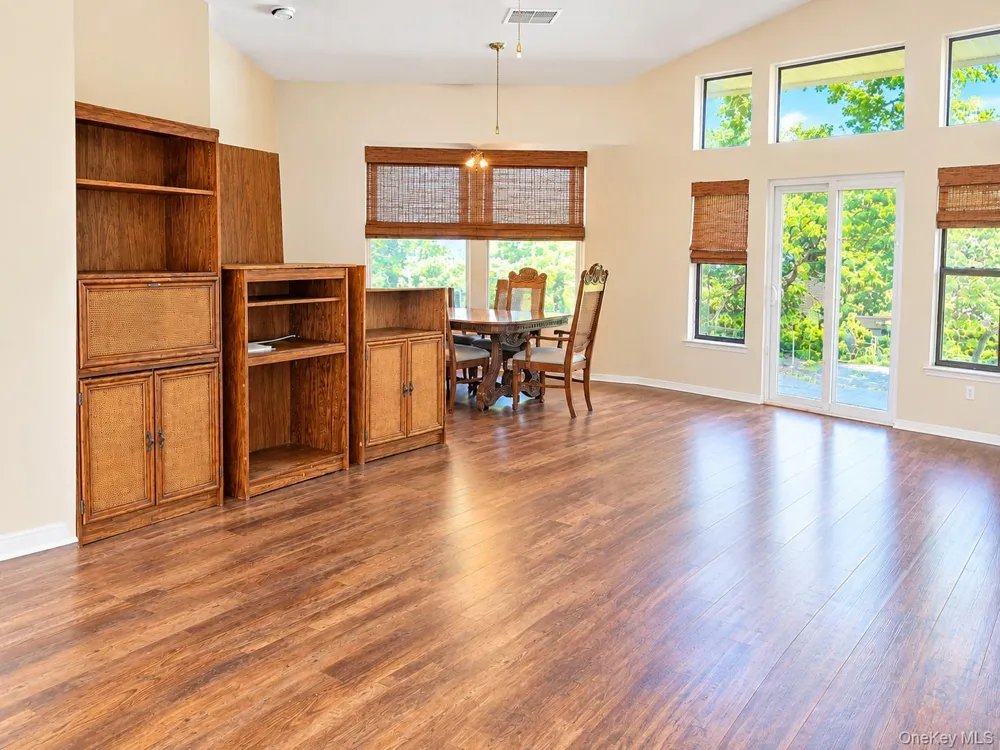 506 Alden Court Saint James, NY 11780