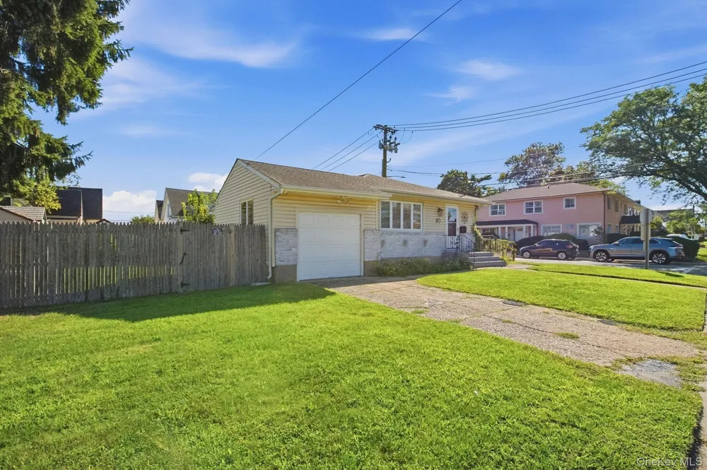 90 Conklin Street Farmingdale, NY 11735