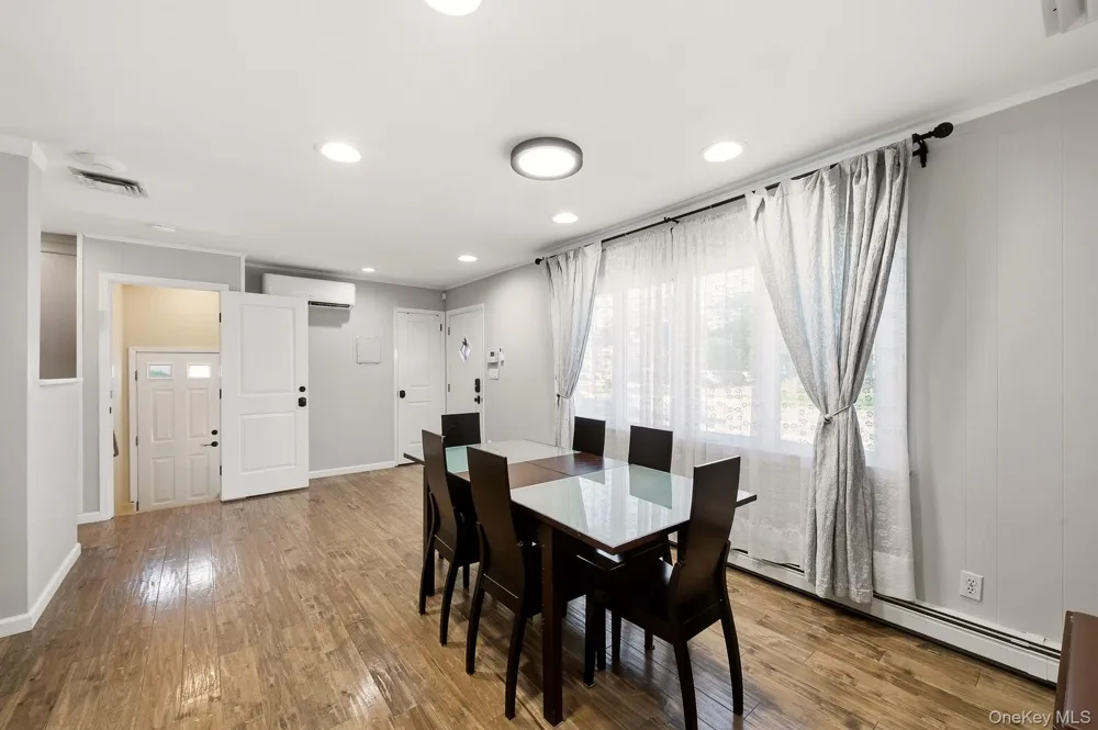 90 Conklin Street Farmingdale, NY 11735