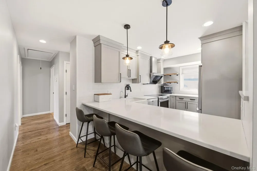 90 Conklin Street Farmingdale, NY 11735