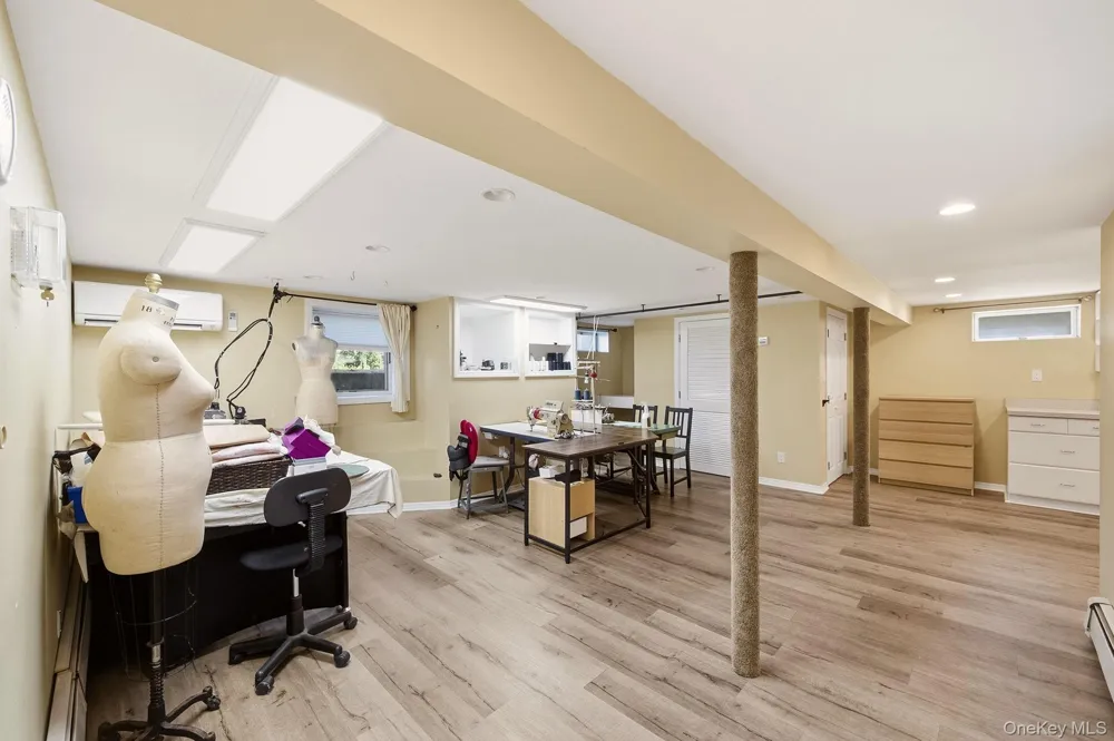 90 Conklin Street Farmingdale, NY 11735