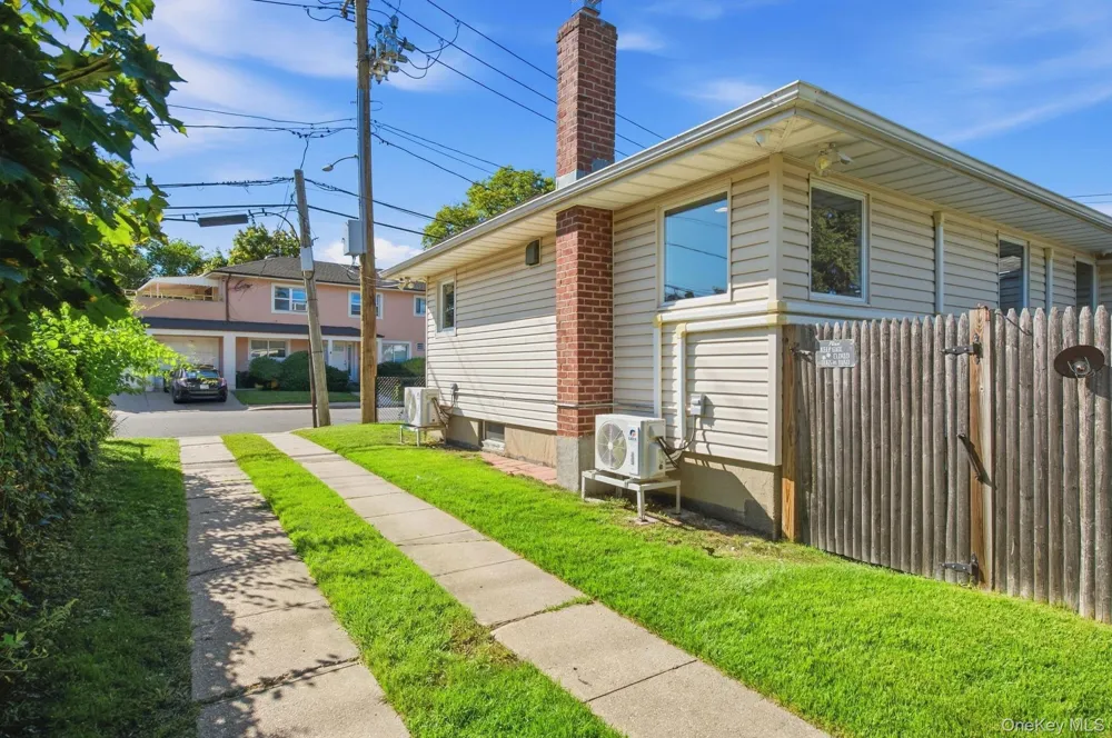 90 Conklin Street Farmingdale, NY 11735