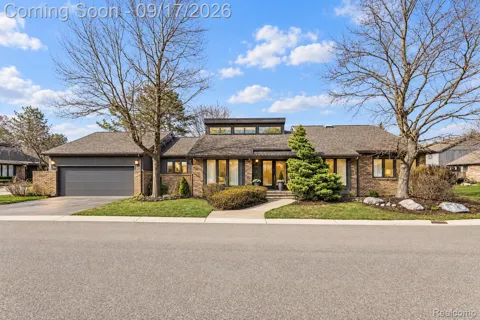 5950 Pinetree Drive